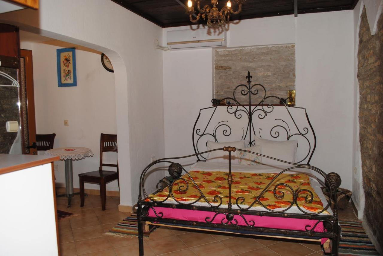 Guesthouse Mele Gjirokastër Екстериор снимка