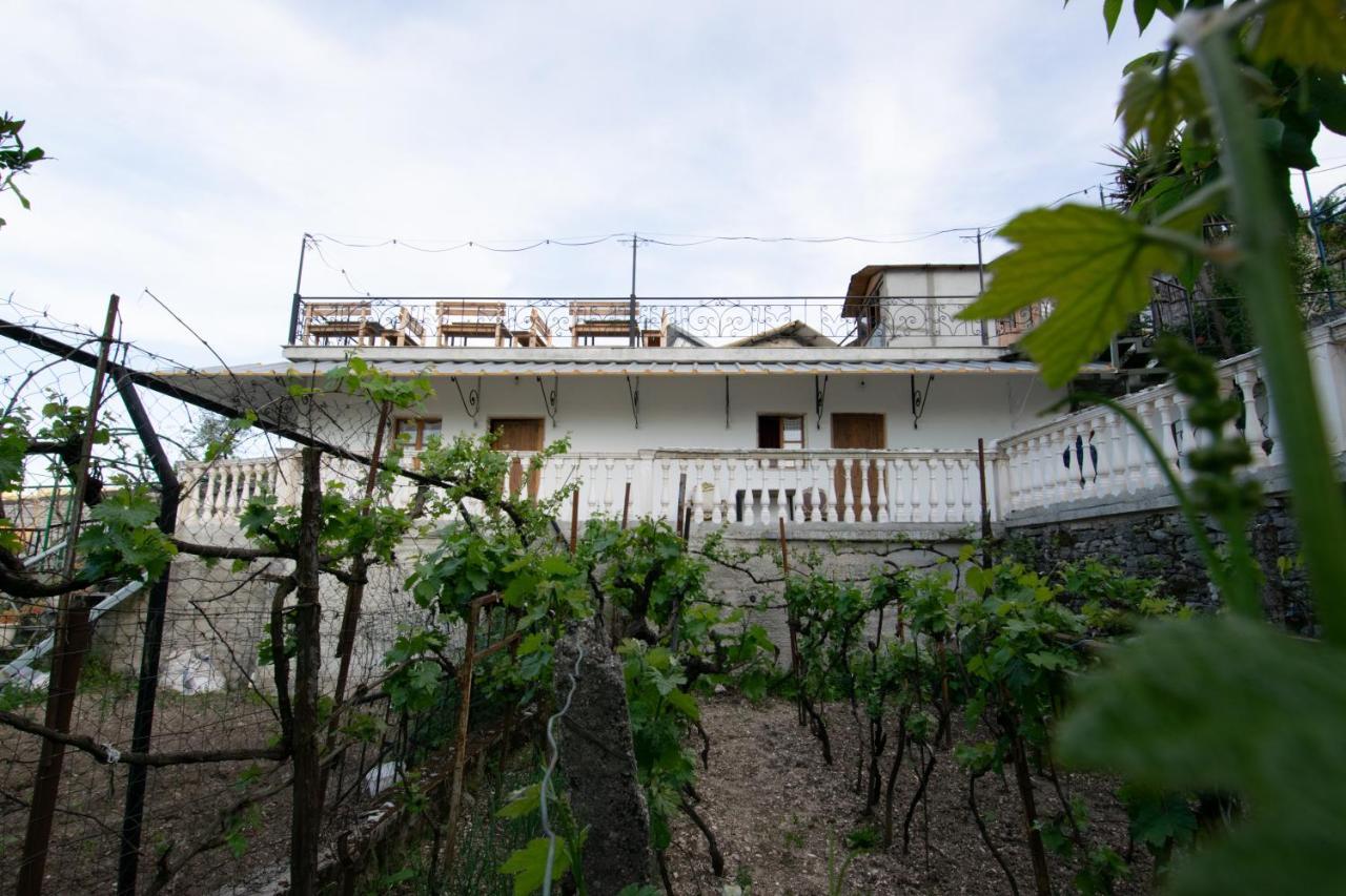 Guesthouse Mele Gjirokastër Екстериор снимка