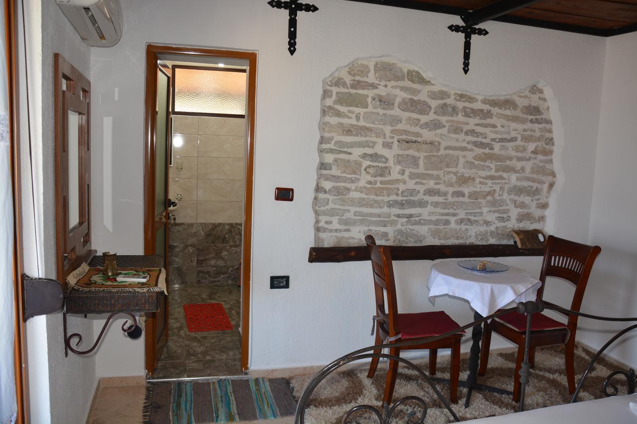 Guesthouse Mele Gjirokastër Екстериор снимка